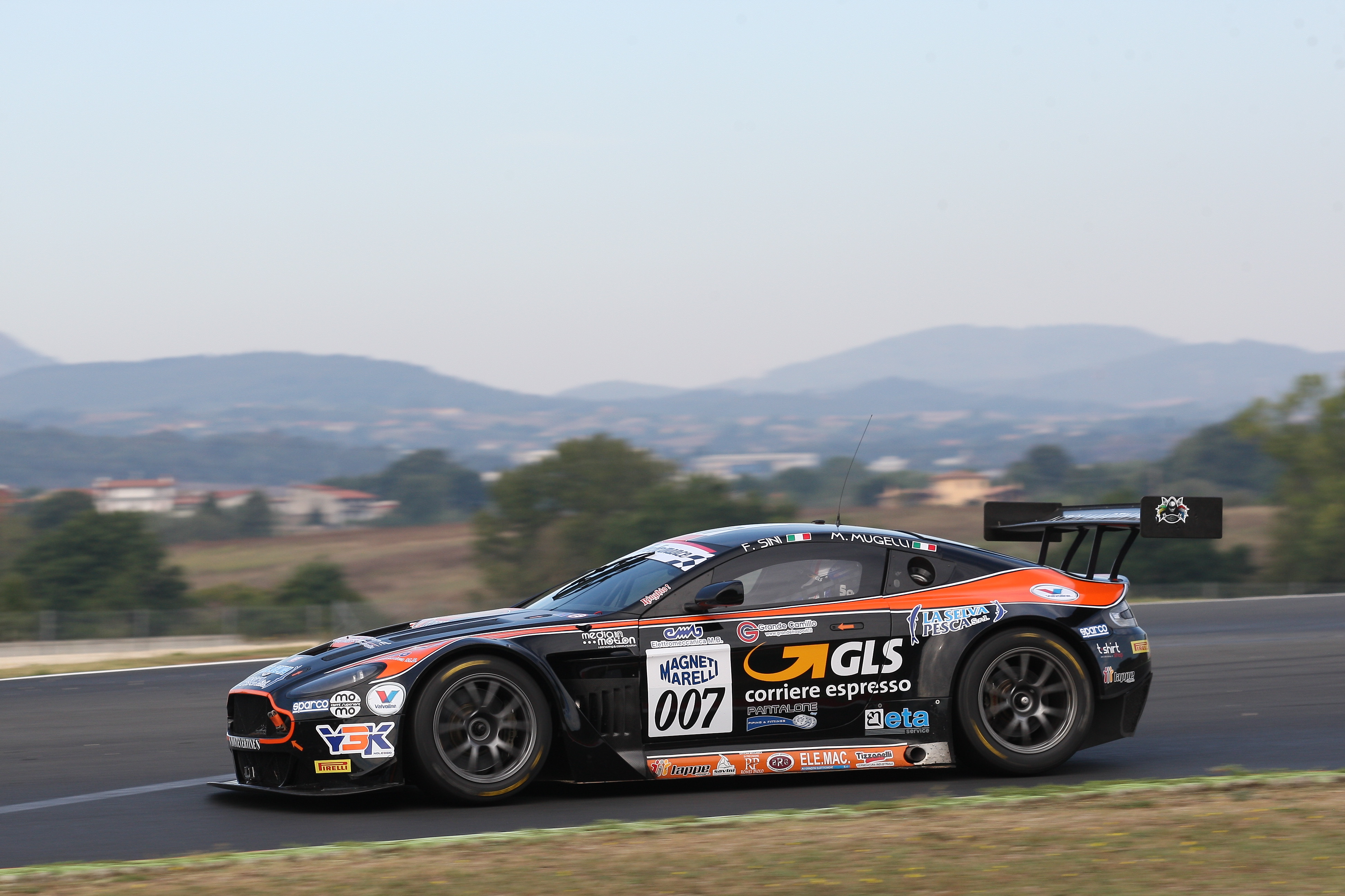 L'ASTON MARTIN DELLA SOLARIS COMPETITIVA MA SFORTUNATA A VALLELUNGA